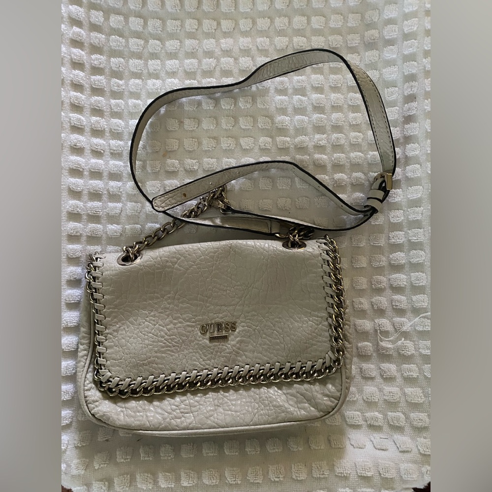 White Guess Crossbody Chain Purse